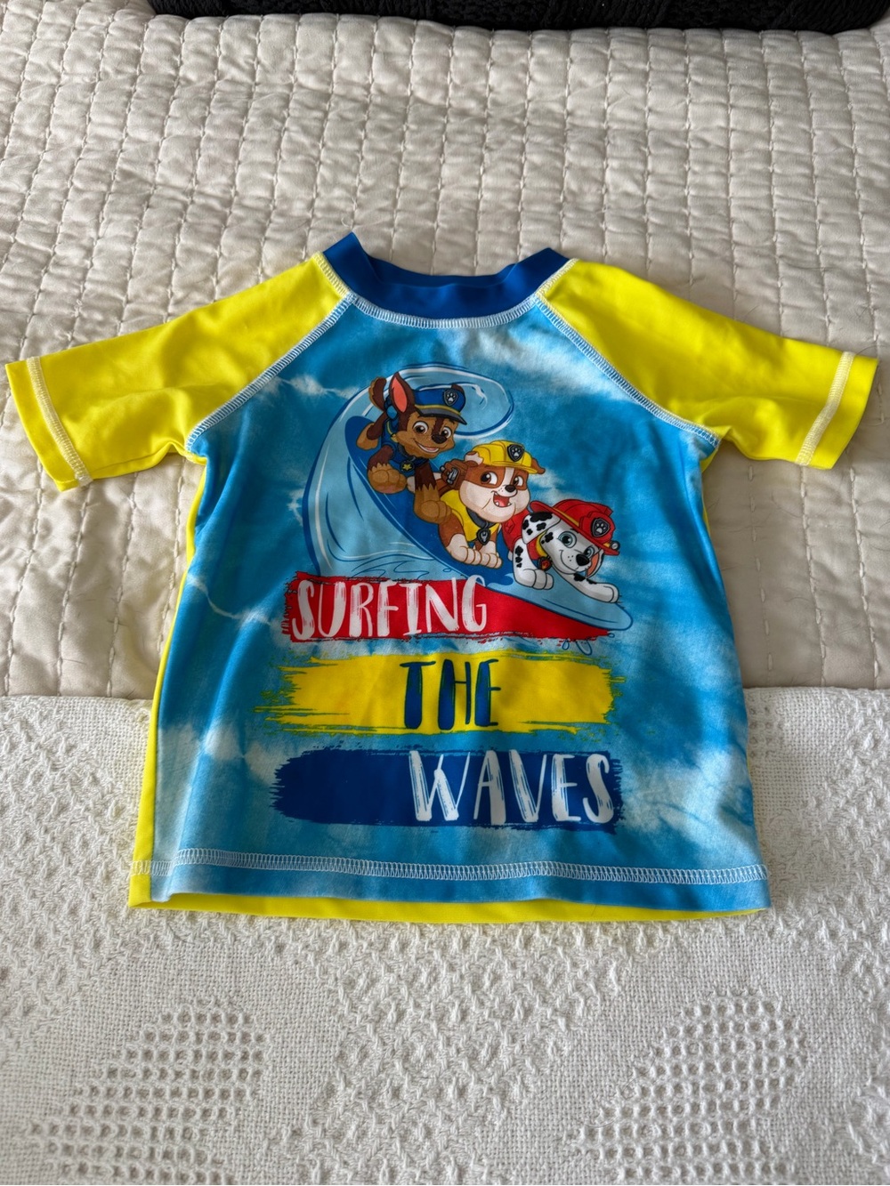 Paw Patrol Surfing The Waves Short-Sleeve Rash Guard - Blue & Yellow